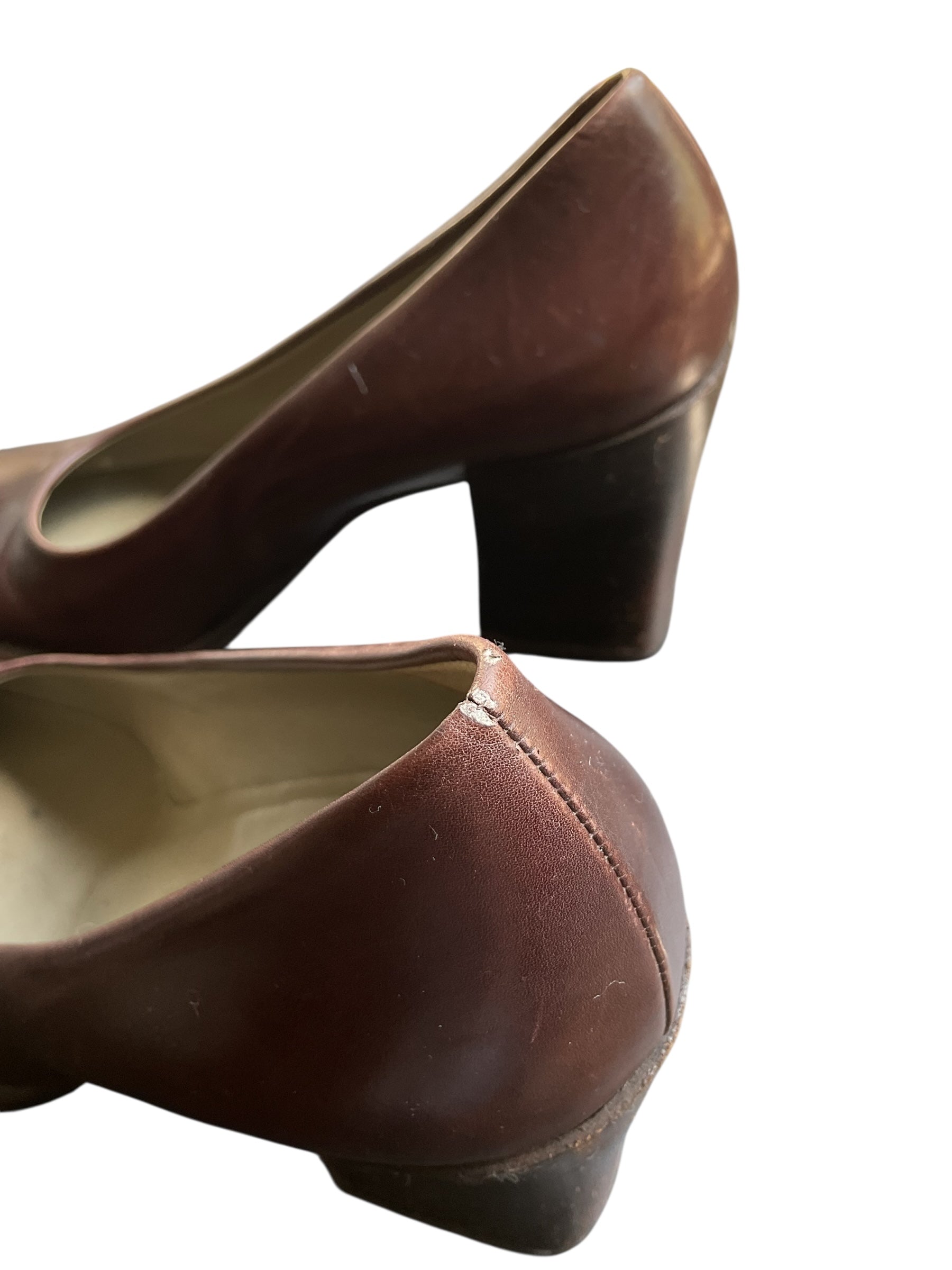 Prada Early 2000's Brown Leather Pumps - Size 8.5